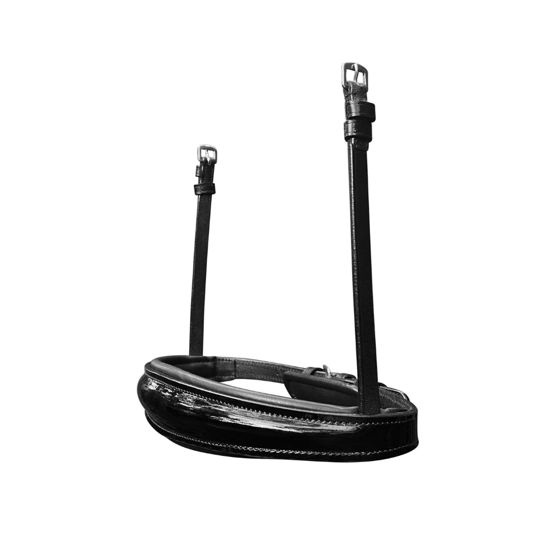 Lightweight leather cavesson with a Swedish noseband, to be used with or without a bit Lightweight leather cavesson with a Swedish noseband, to be used with or without a bit